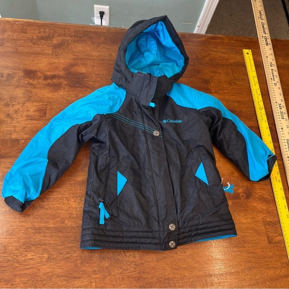 Columbia Kids blue black ski snow coat thick size 6/6x removable hood